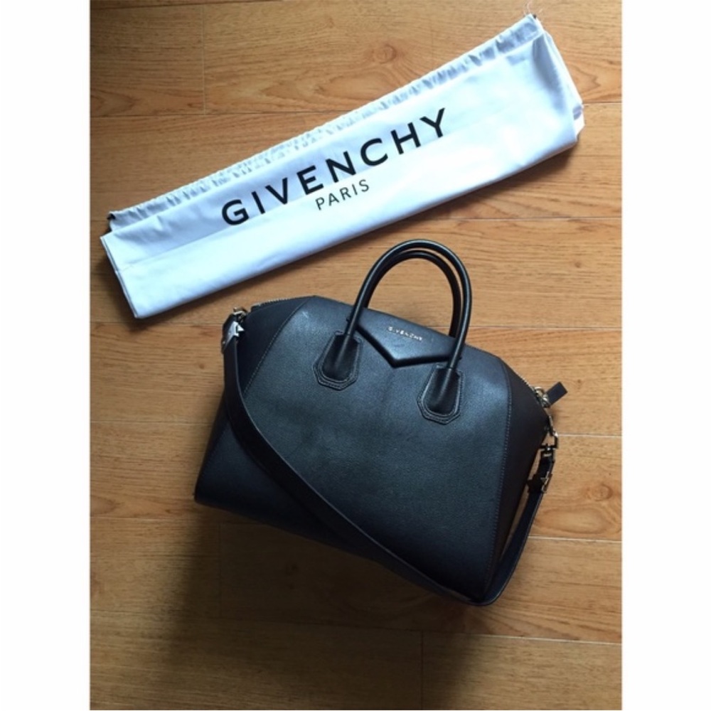Givenchy Antigona Goatskin with tags!